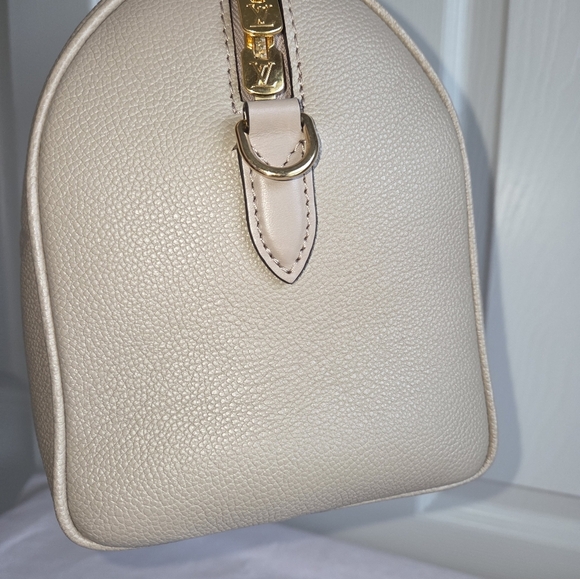 Louis Vuitton Monogram Empreinte Speedy Bandouliere 25 – Turtledove - Picture 9 of 12